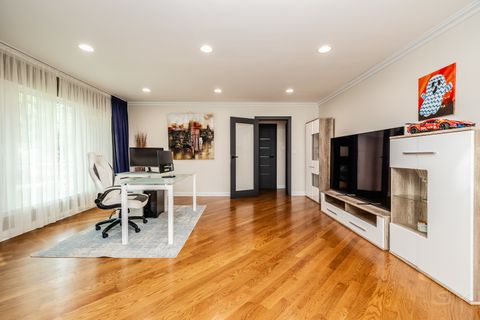 Tiny photo for 212 S Hi Lusi Avenue, Mount Prospect, IL 60056 (MLS # 12689797)