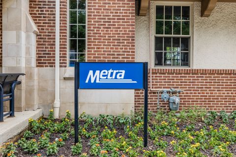 Tiny photo for 212 S Hi Lusi Avenue, Mount Prospect, IL 60056 (MLS # 12689797)