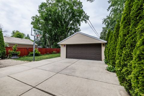 Tiny photo for 212 S Hi Lusi Avenue, Mount Prospect, IL 60056 (MLS # 12689797)