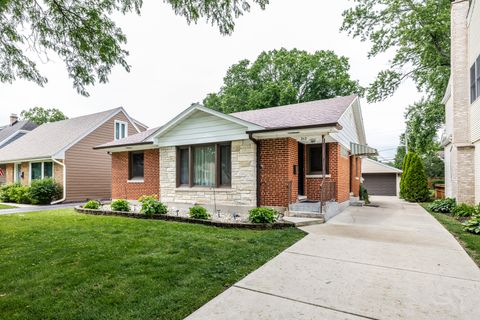 Tiny photo for 212 S Hi Lusi Avenue, Mount Prospect, IL 60056 (MLS # 12689797)