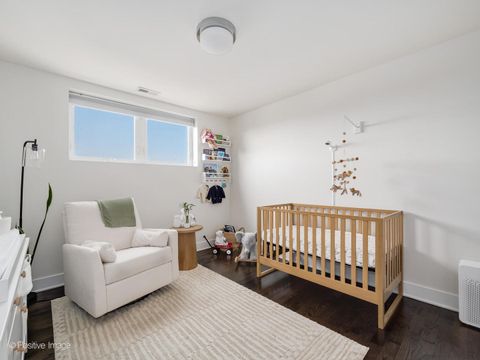 Tiny photo for 2707 W BELMONT Avenue #4W, Chicago, IL 60618 (MLS # 12618831)