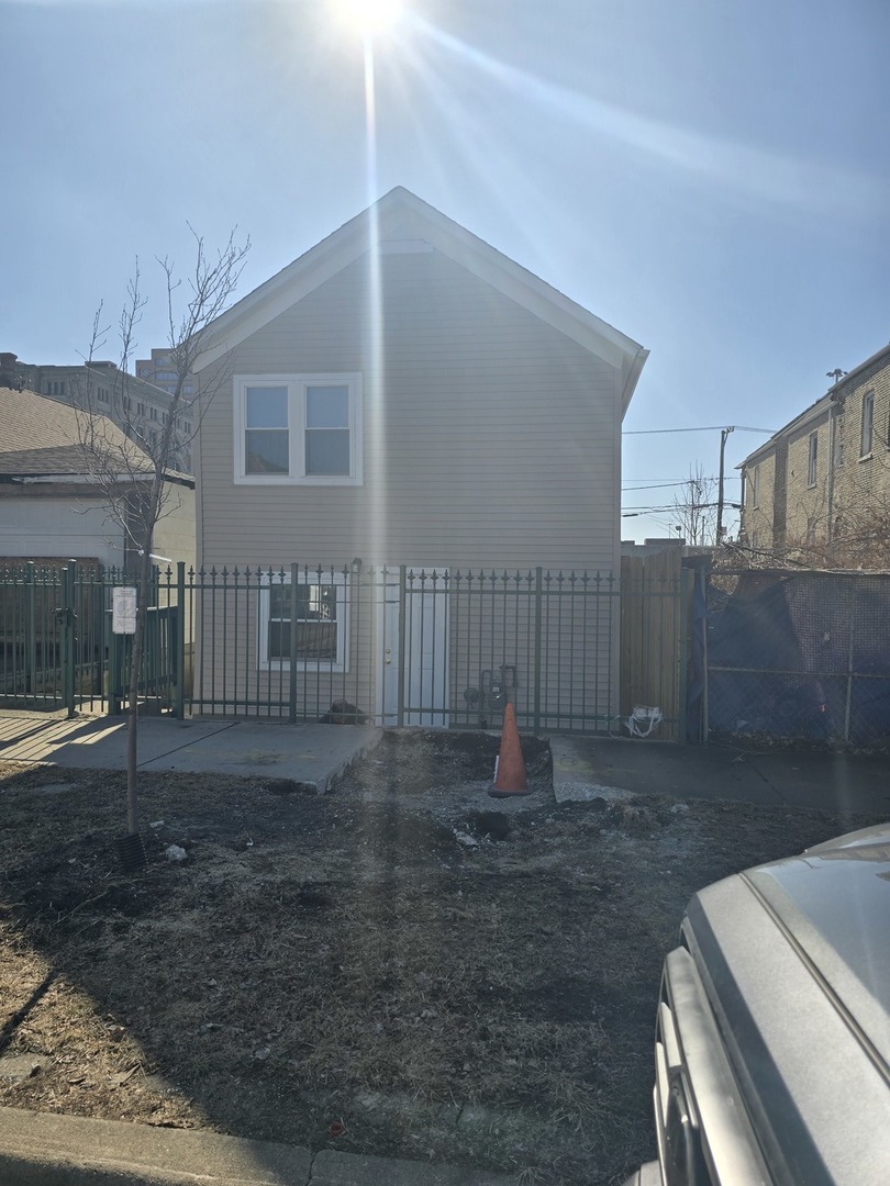 2855 W 25th Place