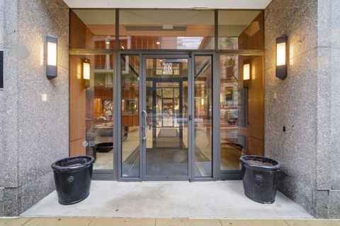Photo of 208 W Washington Street #910, Chicago, IL 60606 (MLS # 12631745)