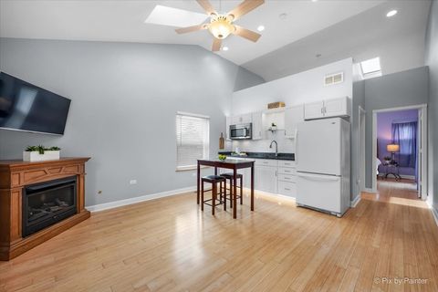 Tiny photo for 1425 Iris Avenue, Carol Stream, IL 60188 (MLS # 12622924)