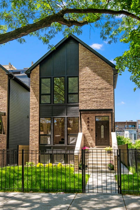 Photo of 4844 N Hermitage Avenue, Chicago, IL 60640 (MLS # 12744552)