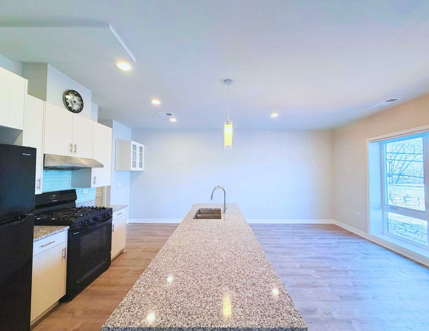 3218 S Archer Avenue 201