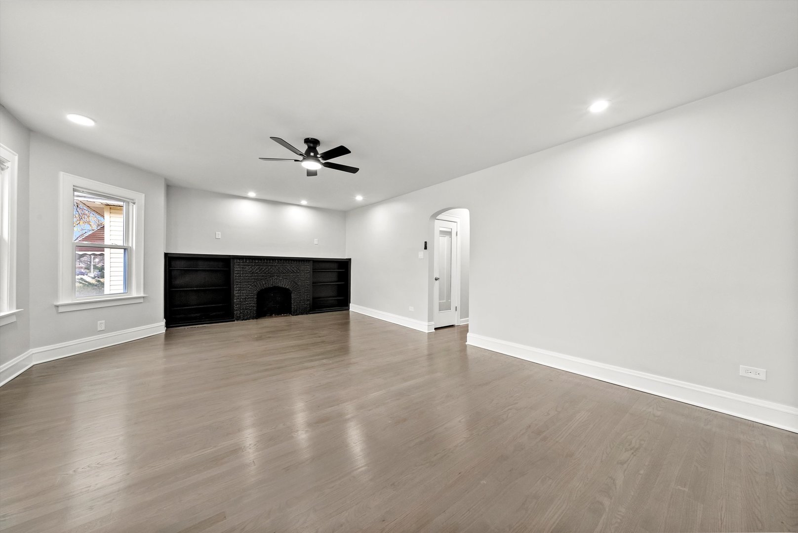 11009 S Normal Avenue