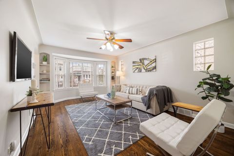 Tiny photo for 4914 W Warwick Avenue, Chicago, IL 60641 (MLS # 12686314)