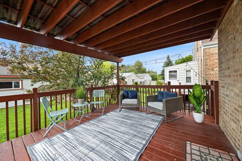 Tiny photo for 4914 W Warwick Avenue, Chicago, IL 60641 (MLS # 12686314)