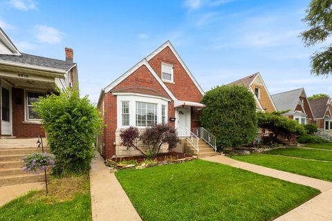 Tiny photo for 4914 W Warwick Avenue, Chicago, IL 60641 (MLS # 12686314)