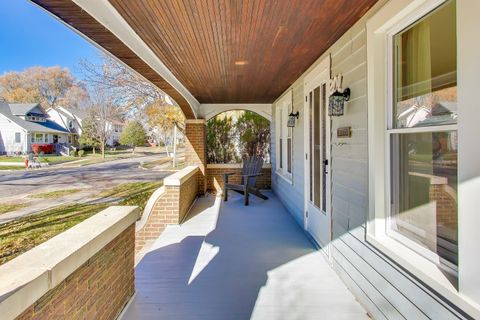 Tiny photo for 201 S Mitchell Avenue, Arlington Heights, IL 60005 (MLS # 12542430)