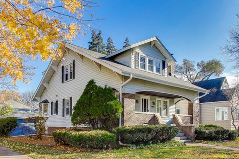 Tiny photo for 201 S Mitchell Avenue, Arlington Heights, IL 60005 (MLS # 12542430)