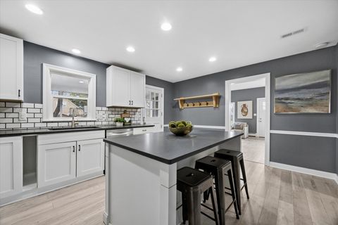 Tiny photo for 806 Walnut Street, Batavia, IL 60510 (MLS # 12596248)