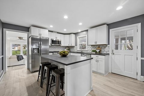 Tiny photo for 806 Walnut Street, Batavia, IL 60510 (MLS # 12596248)