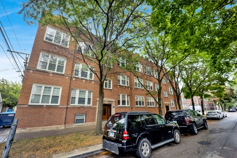 Photo of 3408 W Sunnyside Avenue #3, Chicago, IL 60625 (MLS # 12755326)