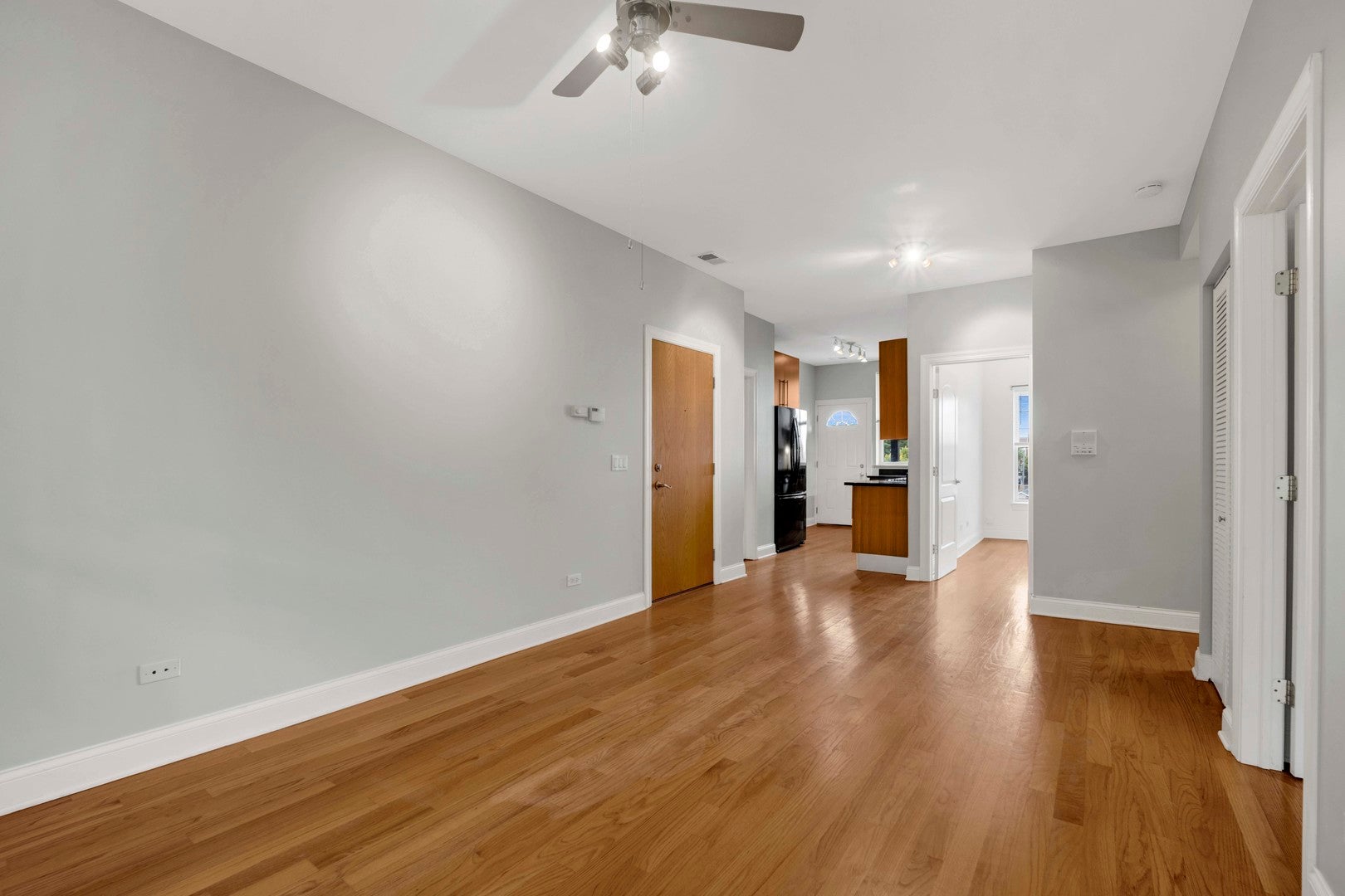3408 W Sunnyside Avenue 3