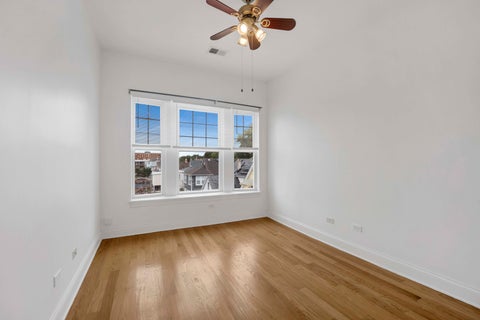 Tiny photo for 3408 W Sunnyside Avenue #3, Chicago, IL 60625 (MLS # 12755326)