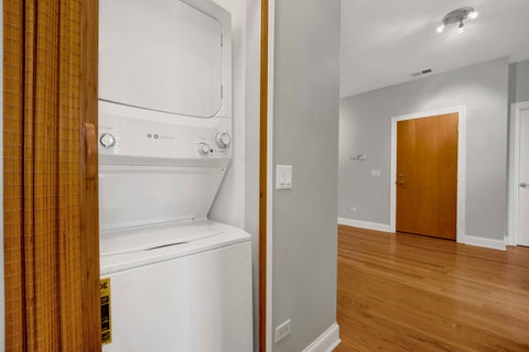 Tiny photo for 3408 W Sunnyside Avenue #3, Chicago, IL 60625 (MLS # 12755326)