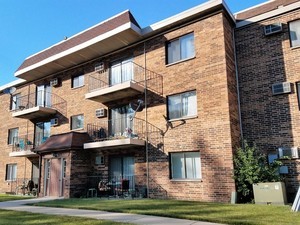 Photo 1 of 1 — 972 N ROHLWING Road 101, Addison, IL 60101