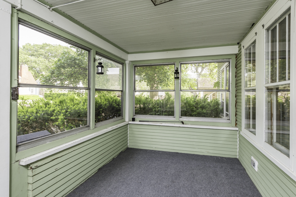1502 Henry Place