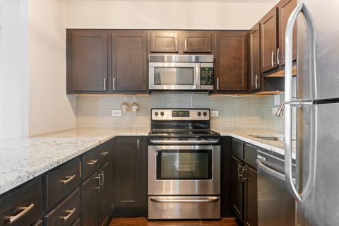 Tiny photo for 555 W Cornelia Avenue #512, Chicago, IL 60657 (MLS # 12620164)