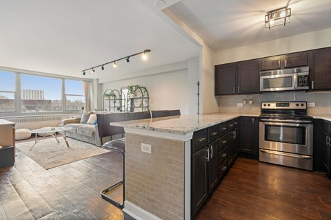 Tiny photo for 555 W Cornelia Avenue #512, Chicago, IL 60657 (MLS # 12620164)