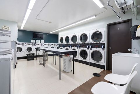 Tiny photo for 555 W Cornelia Avenue #512, Chicago, IL 60657 (MLS # 12620164)