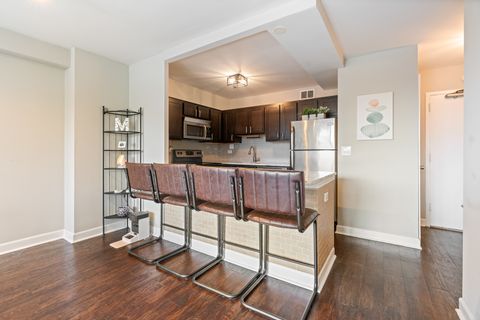Tiny photo for 555 W Cornelia Avenue #512, Chicago, IL 60657 (MLS # 12620164)