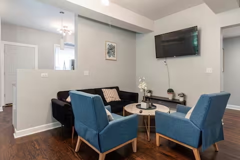 3301 N Harding Avenue 2S