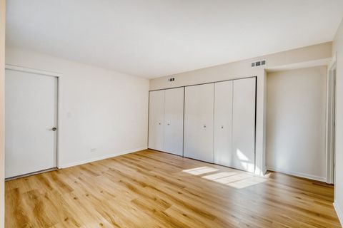 Tiny photo for 132 White Birch Lane, Westmont, IL 60559 (MLS # 12578885)