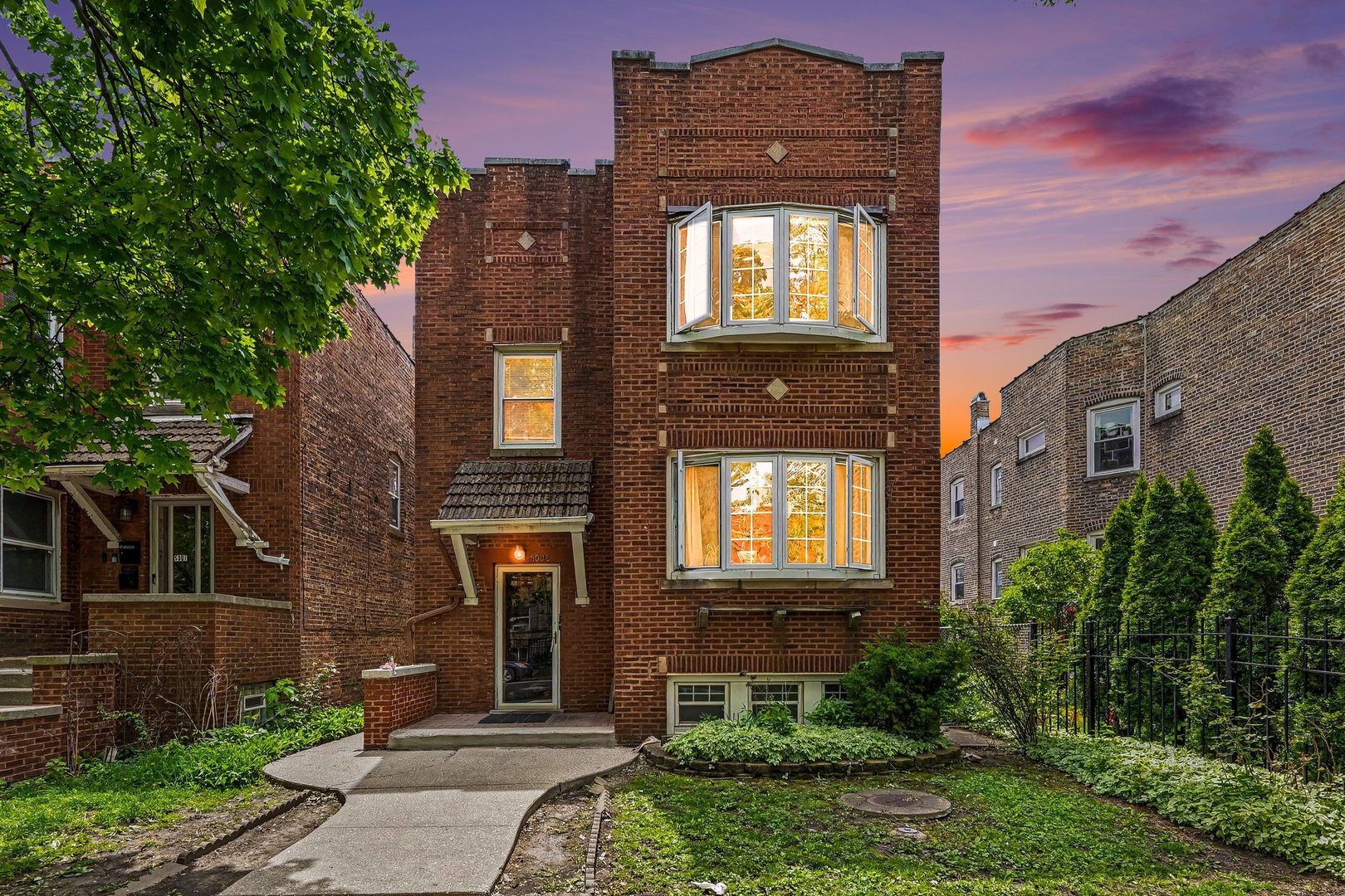 5005 W Altgeld Street