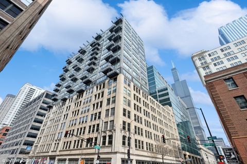 Photo of 565 W Quincy Street #1417, Chicago, IL 60661 (MLS # 12656000)