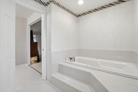 Tiny photo for 821 Killarney Pass Circle, Mundelein, IL 60060 (MLS # 12506531)