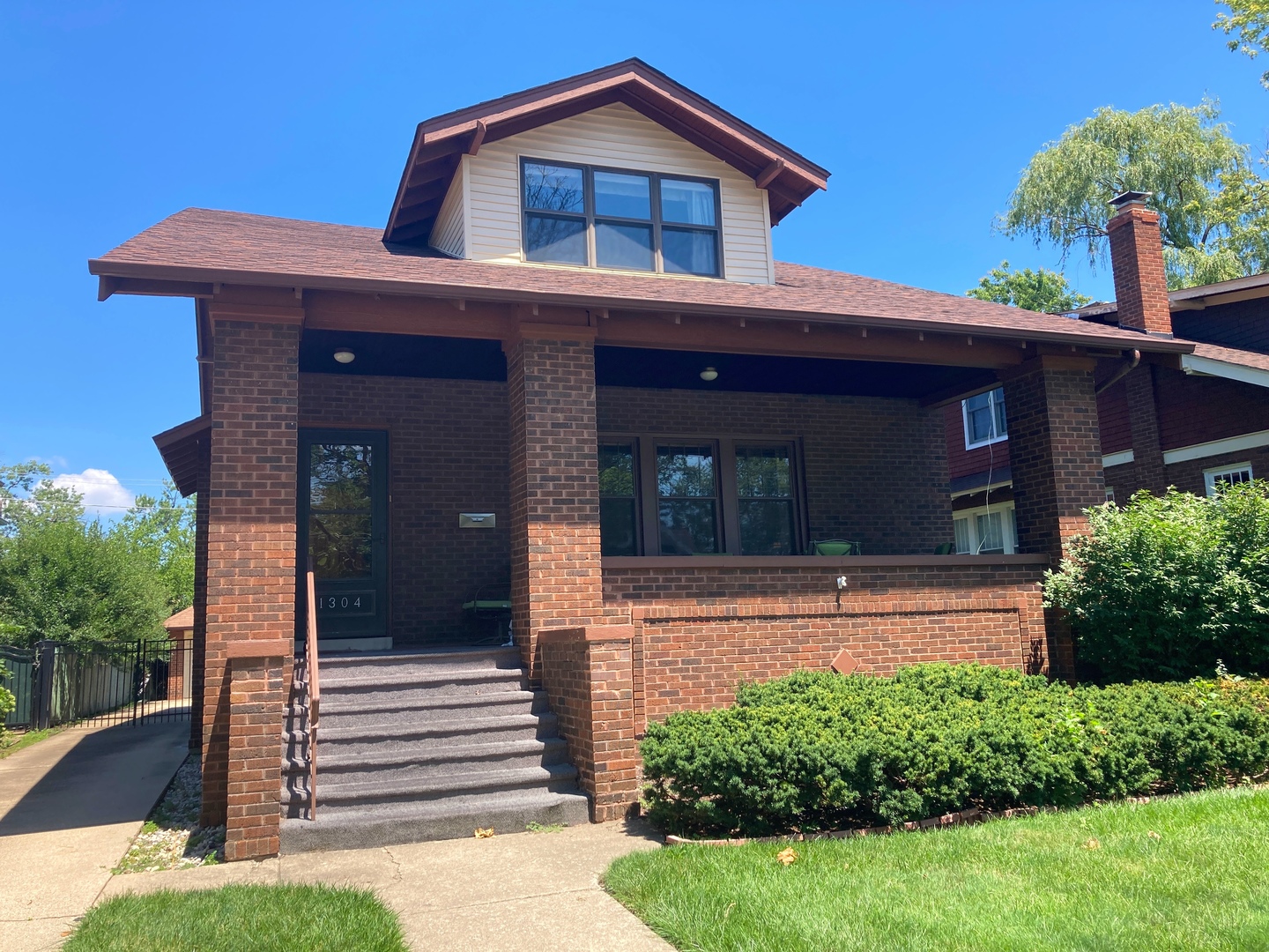 1304 E Prairie Avenue