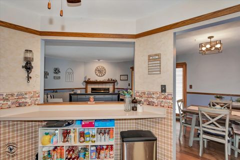 Tiny photo for 211 Manor Drive, New Lenox, IL 60451 (MLS # 12595948)