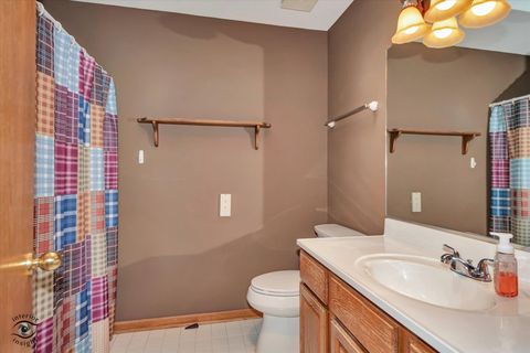 Tiny photo for 211 Manor Drive, New Lenox, IL 60451 (MLS # 12595948)