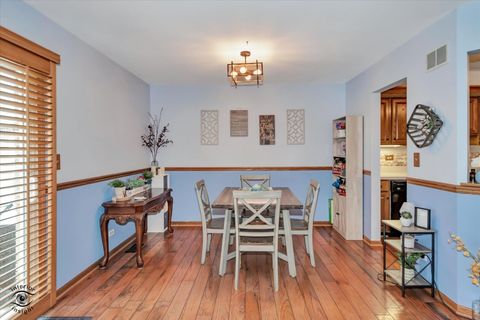 Tiny photo for 211 Manor Drive, New Lenox, IL 60451 (MLS # 12595948)