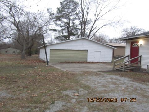Tiny photo for 903 S Odle Street, WestFrank, IL 62896 (MLS # EB460809)