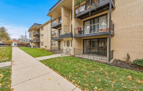 Tiny photo for 2037 N Harlem Avenue #1W, Chicago, IL 60707 (MLS # 12521060)