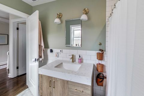 Tiny photo for 6132 N Naper Avenue, Chicago, IL 60631 (MLS # 12500911)