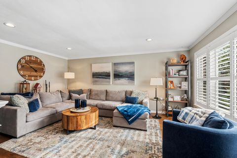 Tiny photo for 741 N Lincoln Avenue, Park Ridge, IL 60068 (MLS # 12627541)