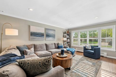 Tiny photo for 741 N Lincoln Avenue, Park Ridge, IL 60068 (MLS # 12627541)