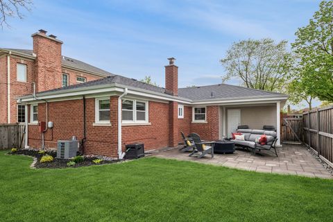 Tiny photo for 741 N Lincoln Avenue, Park Ridge, IL 60068 (MLS # 12627541)