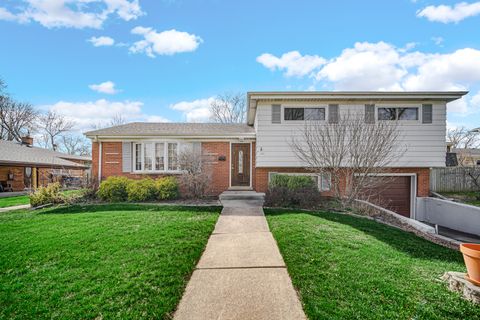 136 N School Street Addison IL 60101
