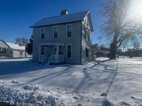 Photo of 602 E Webster Street, Clinton, IL 61727 (MLS # 12528036)