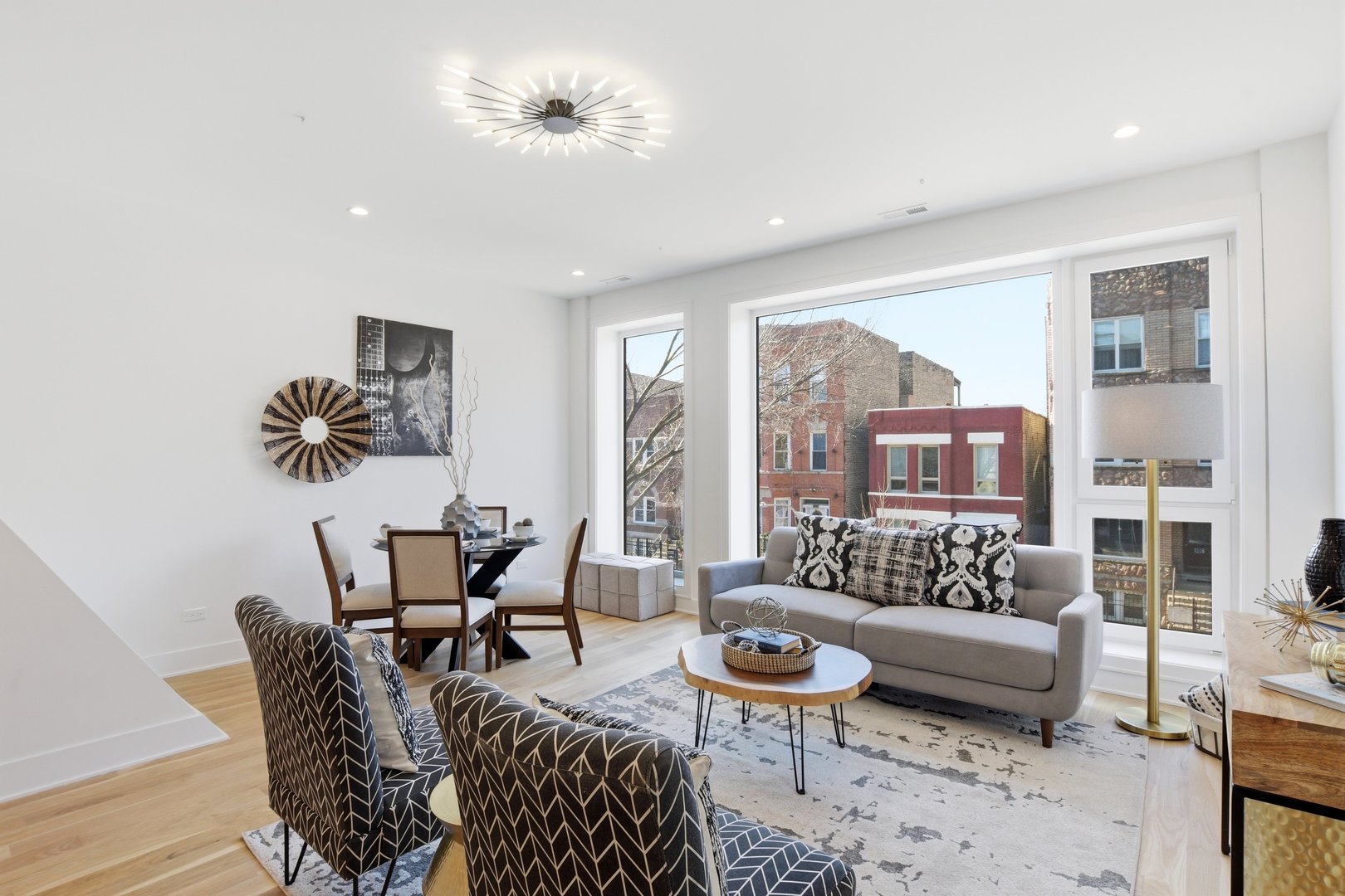 1325 N Artesian Avenue 2