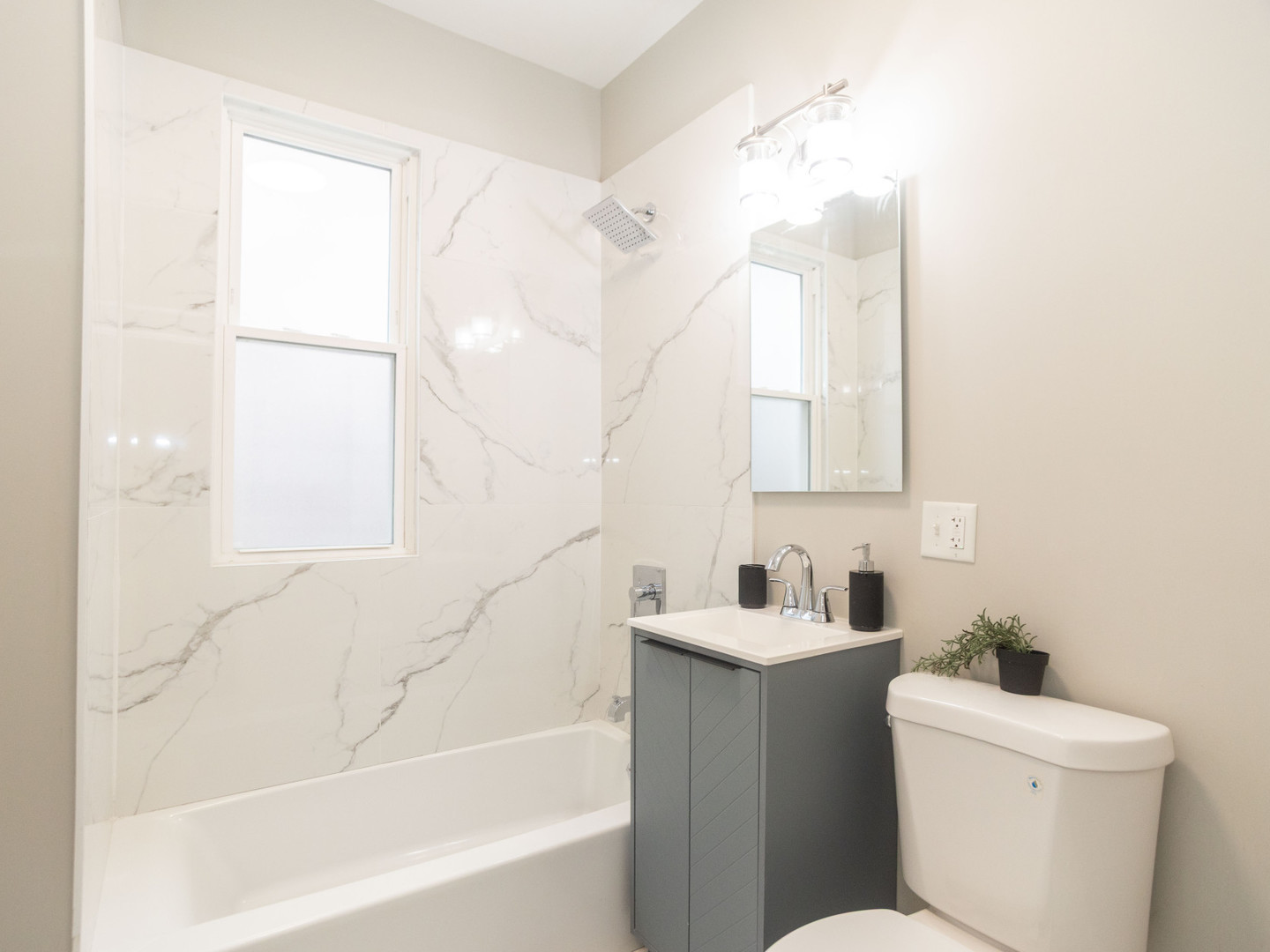 7232 S SANGAMON Street