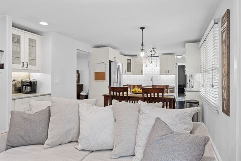 Tiny photo for 1011 Mercury Drive, Schaumburg, IL 60193 (MLS # 12500383)