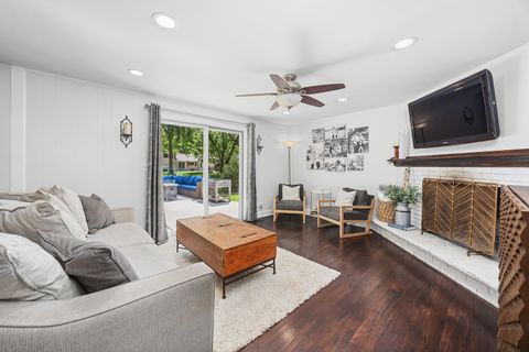 Tiny photo for 1011 Mercury Drive, Schaumburg, IL 60193 (MLS # 12500383)