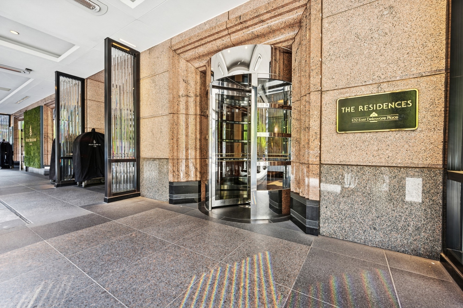 132 E Delaware Place 4901